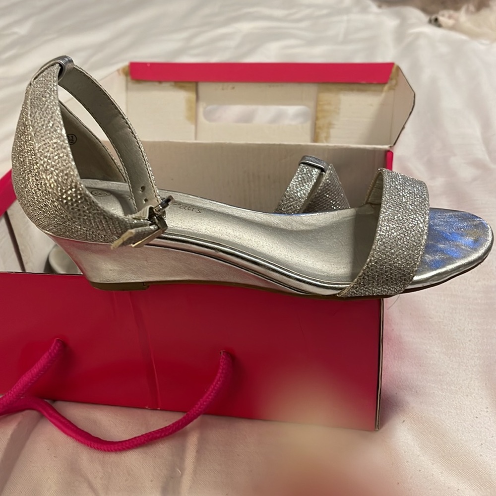 Dream Pairs girls silver dress shoes